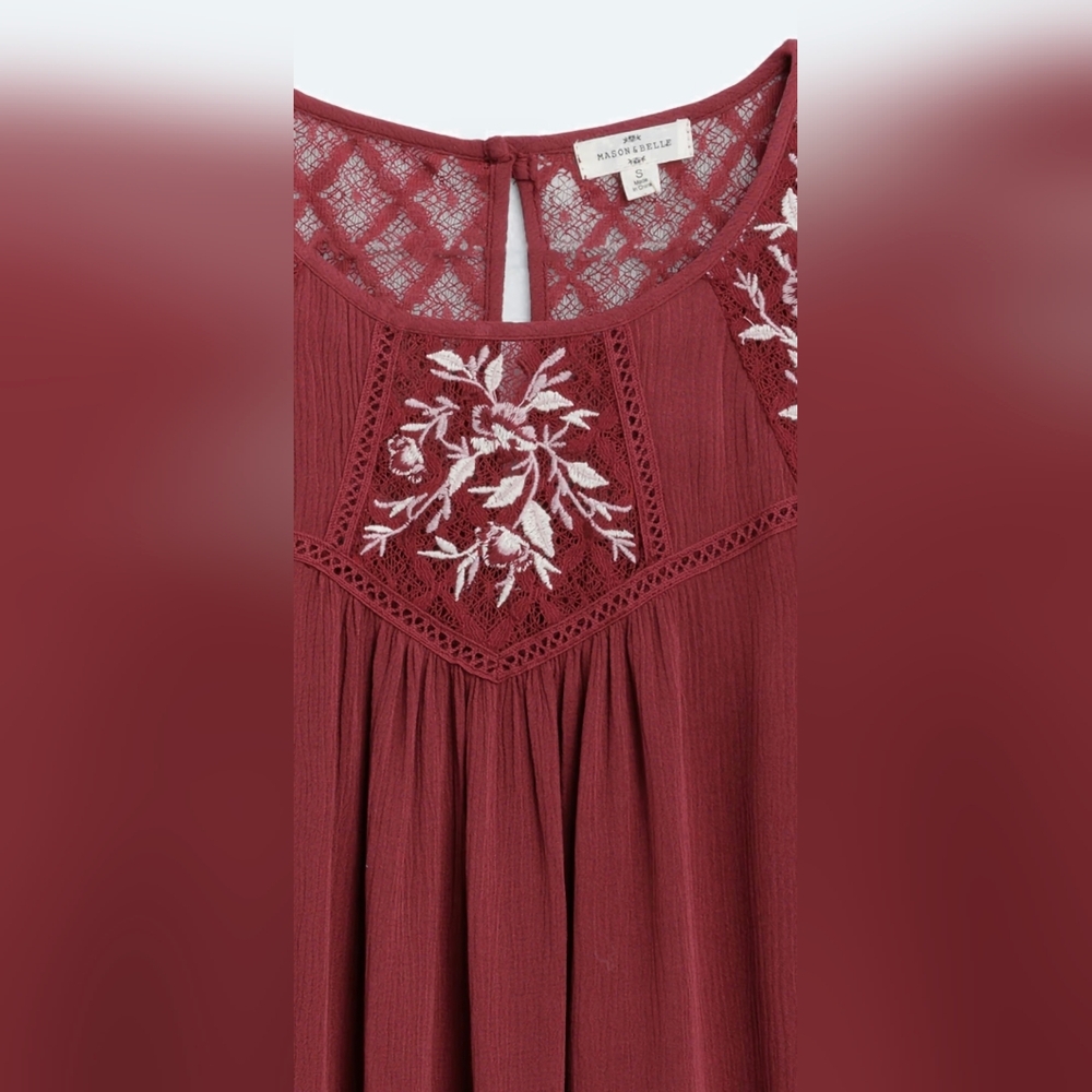 Red Embellished Sleeveless Tank Top - Picture 4 of 8